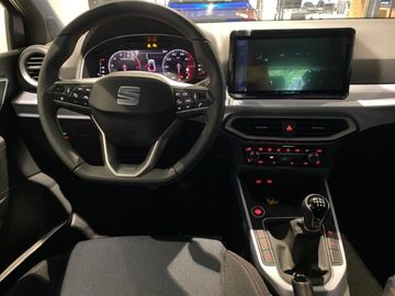 Car image 11