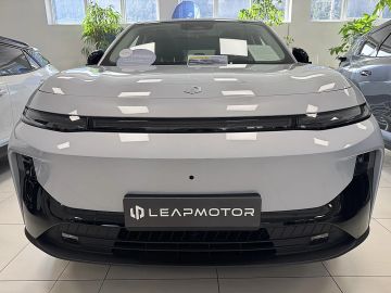 Car image 2