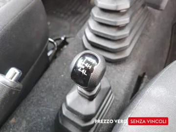 Car image 24
