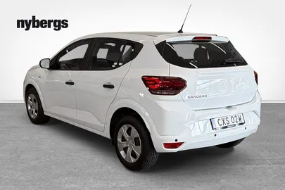 Car image 4