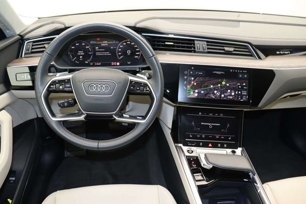 Audi Q8 50 quattro e-tron S-line Sportback 250 kW image number 15