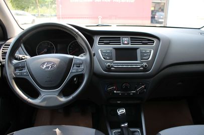 Car image 25