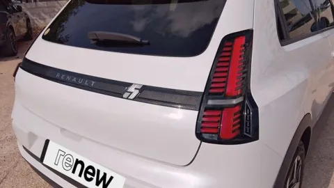 Car image 25