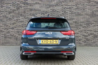Car image 43