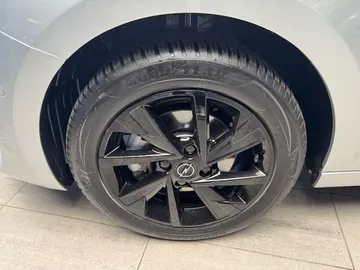 Car image 21