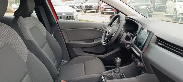 Car image 9