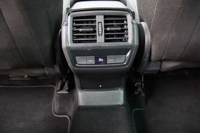 Car image 36