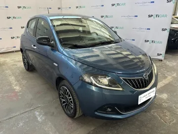 Car image 2