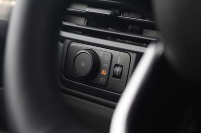 Car image 32