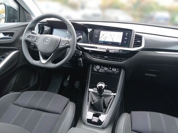 Car image 15