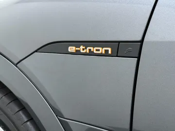 Car image 47