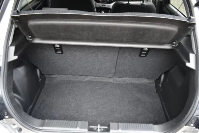 Car image 36