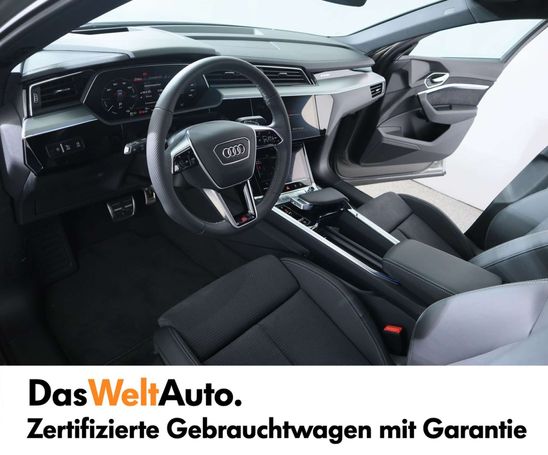 Audi Q8 55 quattro e-tron Business 250 kW image number 9