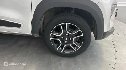 Car image 20
