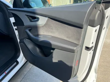 Car image 47