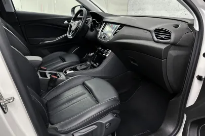 Car image 34