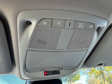 Car image 32