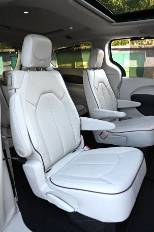 Chrysler Pacifica 214 kW image number 28