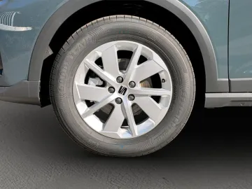 Car image 18