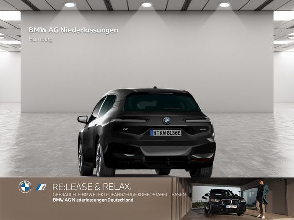 BMW iX xDrive40 240 kW image number 8