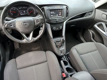 Car image 11