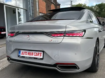 Car image 28