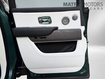 Car image 35