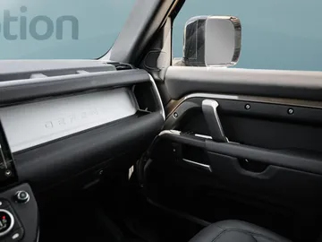 Car image 29