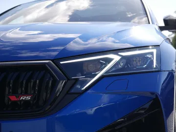 Car image 28