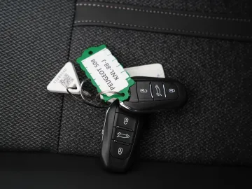 Car image 40