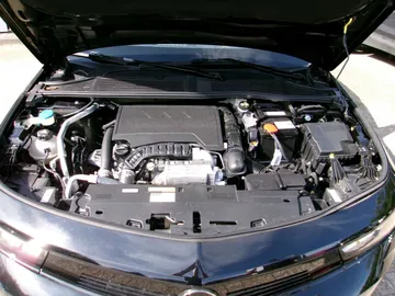 Car image 26