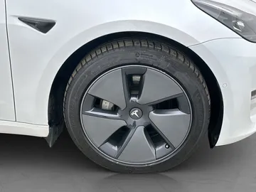 Car image 35