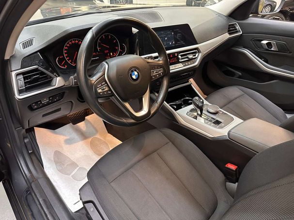 BMW 318d Touring Advantage 110 kW image number 10