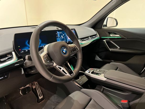 BMW iX1 xDrive30 M Sport 200 kW image number 6