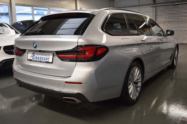 BMW 530d Touring Luxury Line xDrive 210 kW image number 2