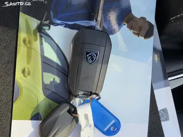 Car image 28
