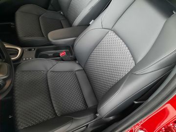 Car image 16