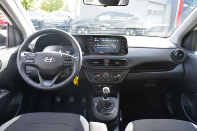 Car image 22