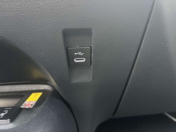 Car image 33