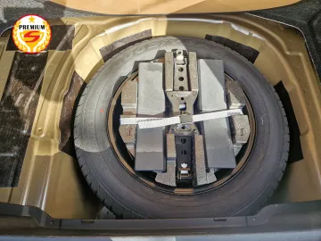 Car image 28