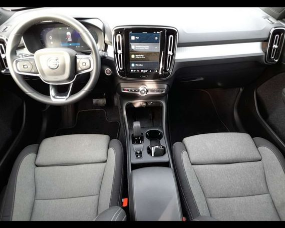 Volvo XC40 B3 Core 120 kW image number 10