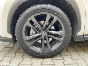 Car image 35