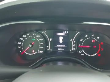 Car image 26