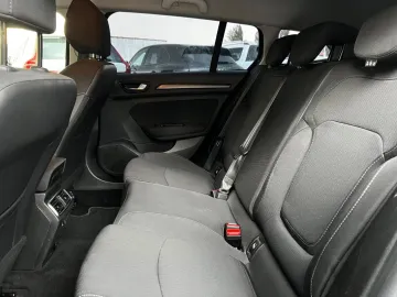 Car image 29