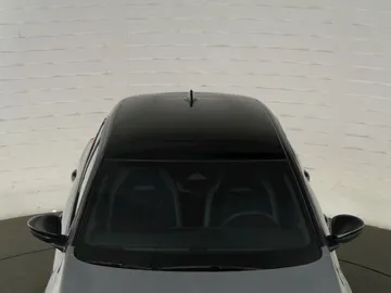 Car image 33