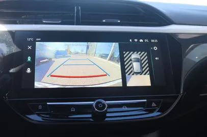 Car image 18