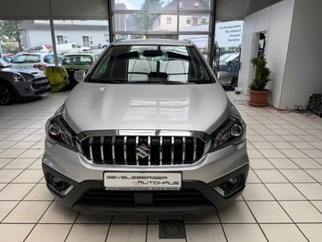 Car image 3