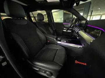Car image 33