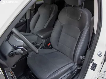 Car image 30