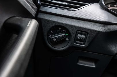 Car image 33